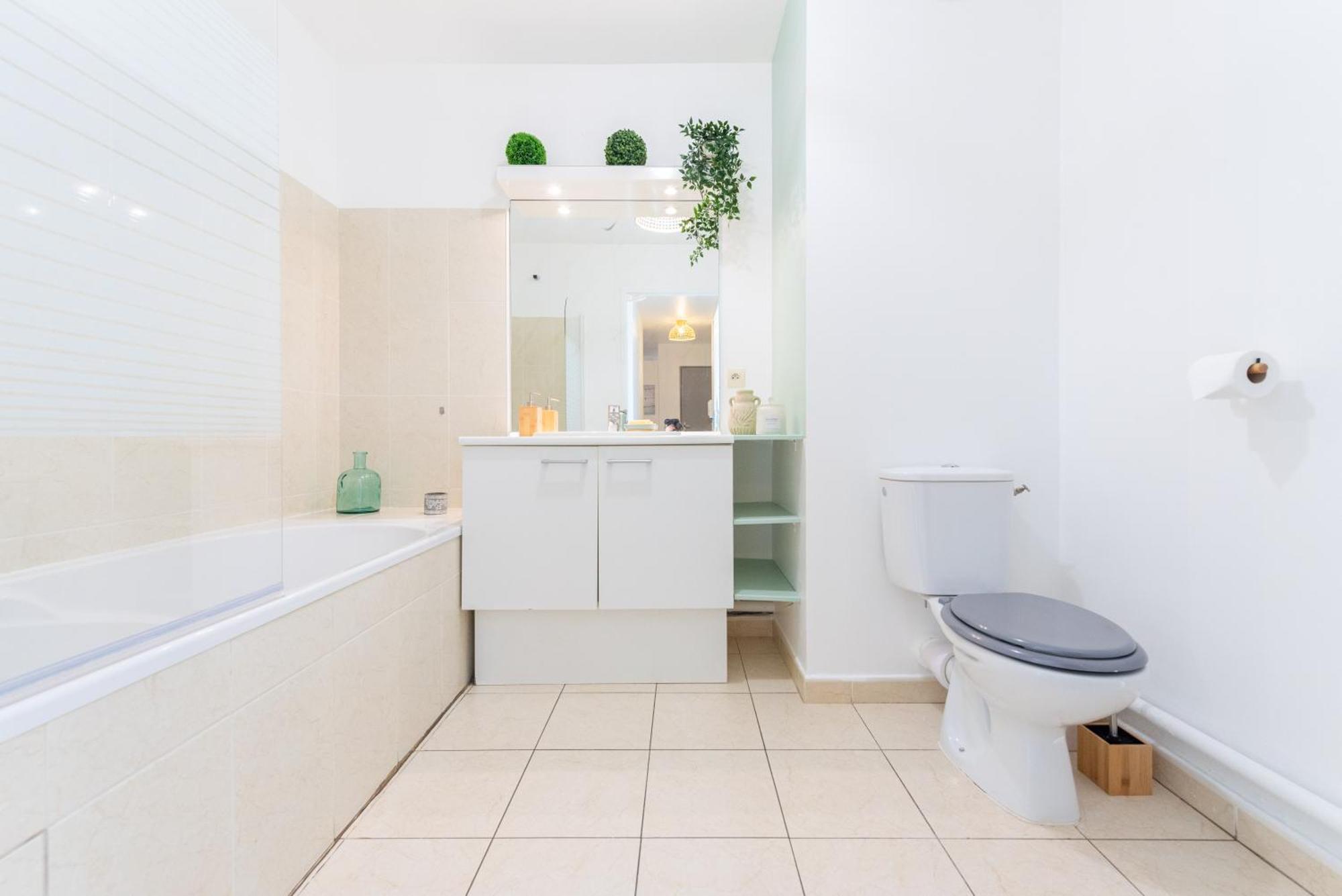 Bao Location - Ideal Pro & Groupe - Calme - Lumineux - Wifi - Terrasse - Jardin - Plage A 2Km - Proche Centre Ville, Gare, Commerces - Parking Prive تولون المظهر الخارجي الصورة